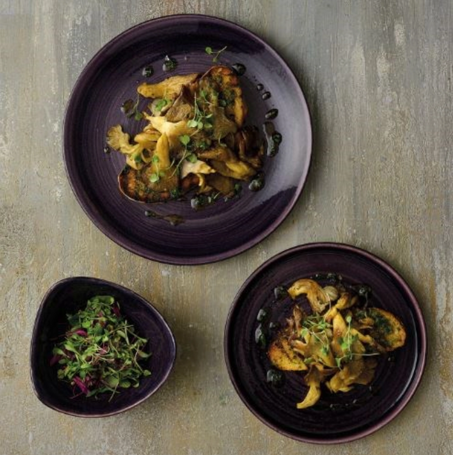 Stonecast Patina Deep Purple Triangle Assiette plate