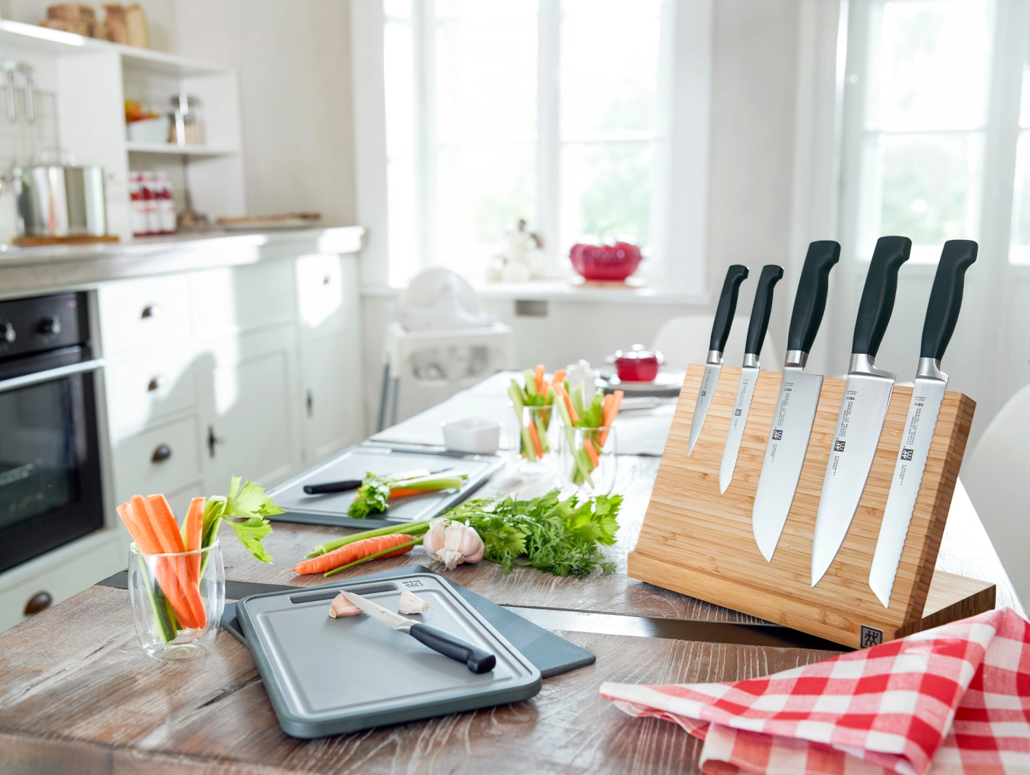 3x couteaux four star