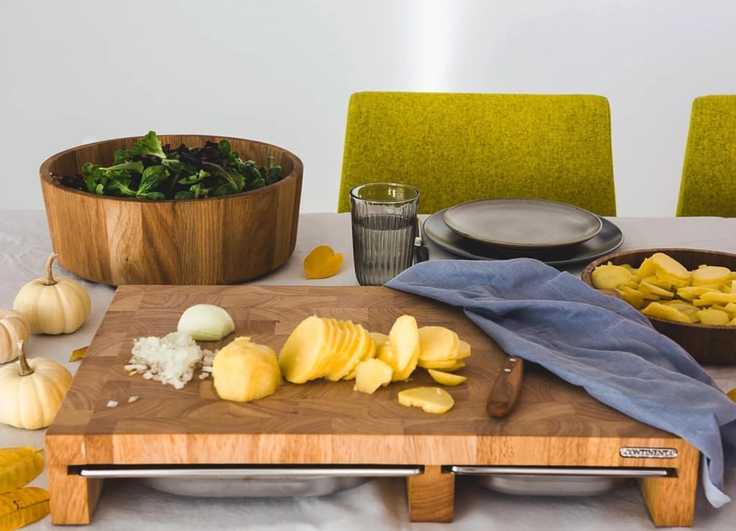 Gummibaum Schneidebrett mit 3 Edelstahl Schubladen