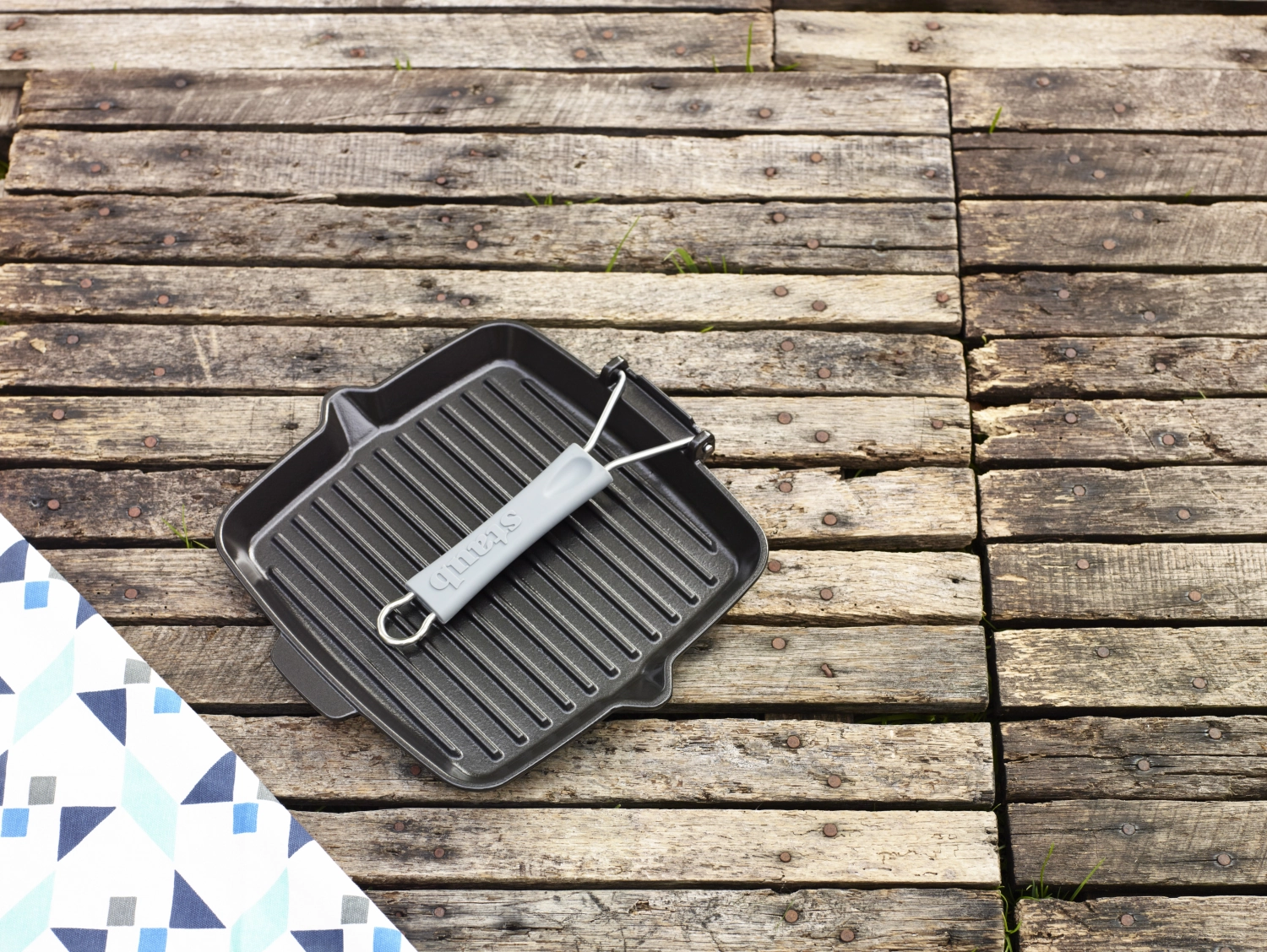 Poêle à griller noire carrée, 24x24cm