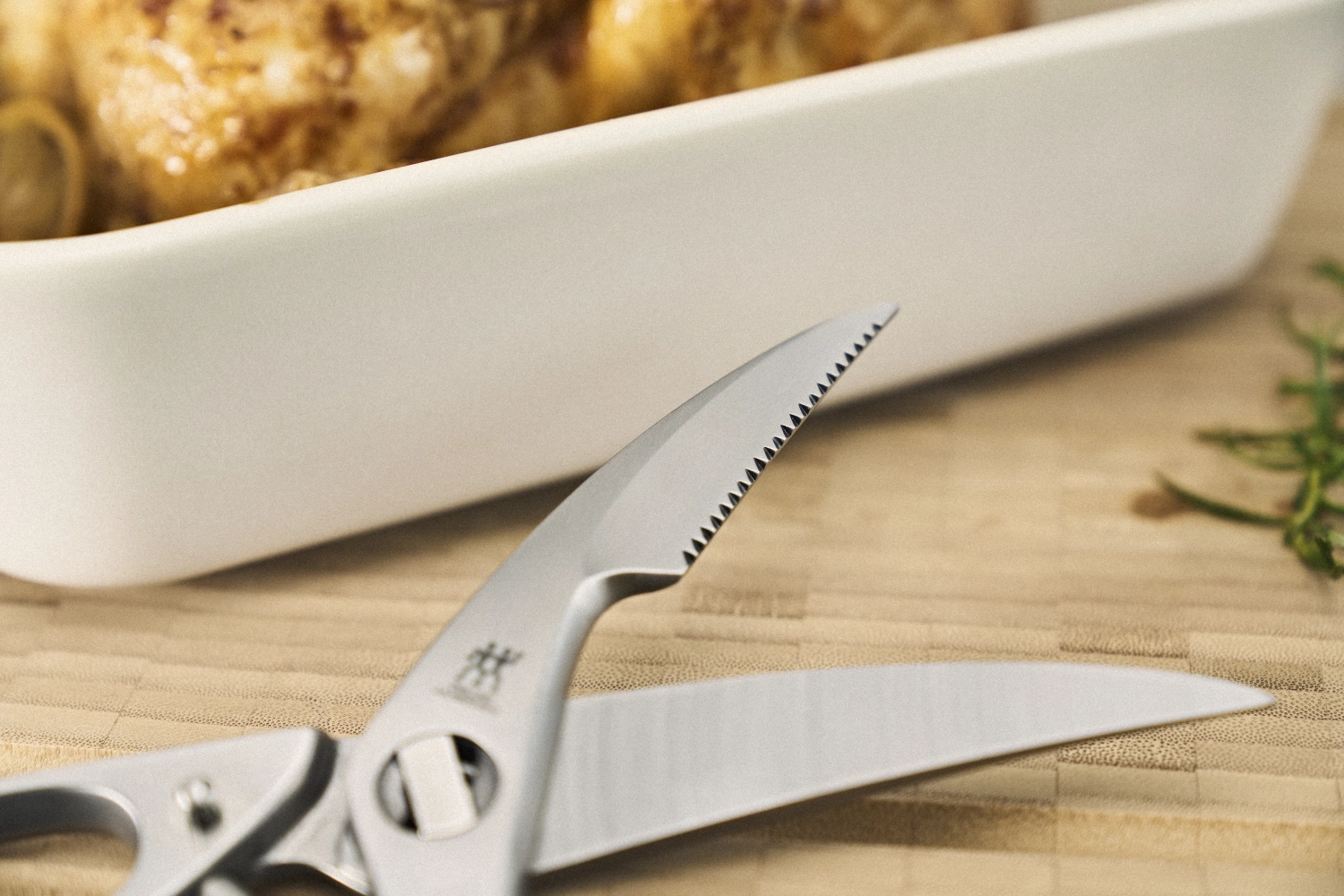 Ciseaux à volaille avec clou de levage