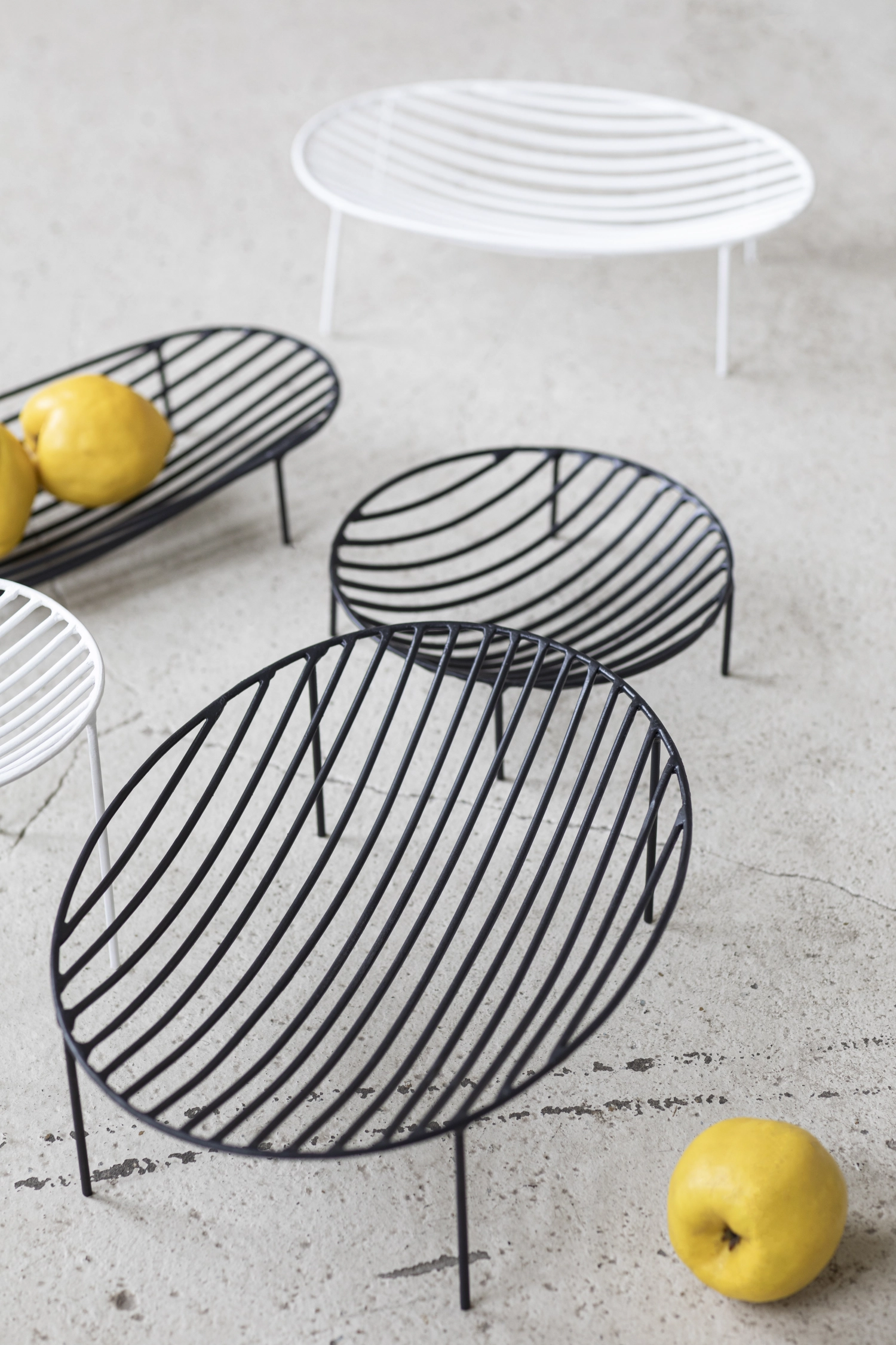 Metal sculptures Korb Nana