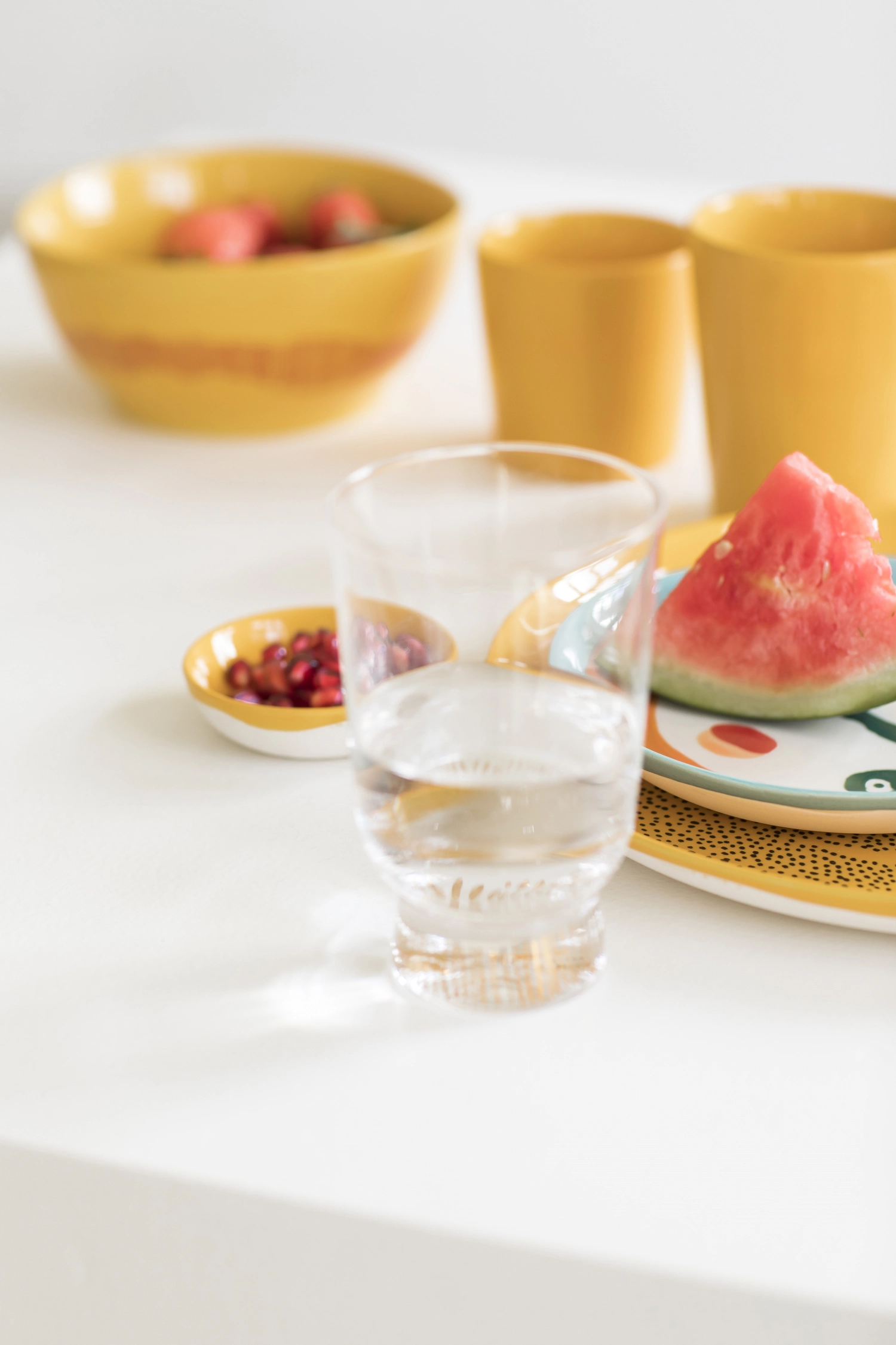 Otto. F. Schüssel 16x16x7.5cm Sunny Yellow Swirl-Stripes Red