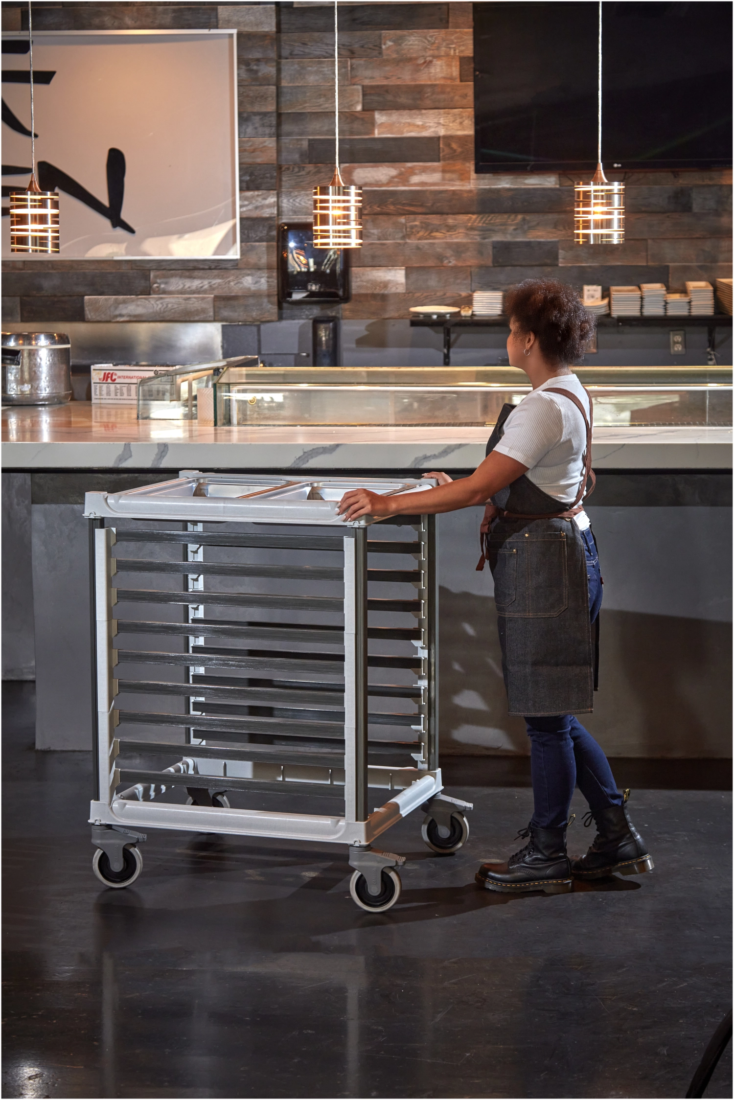 UGNPR Chariot GN 2/1 bas p. 18 bacs GN 83.5x64.5x101.