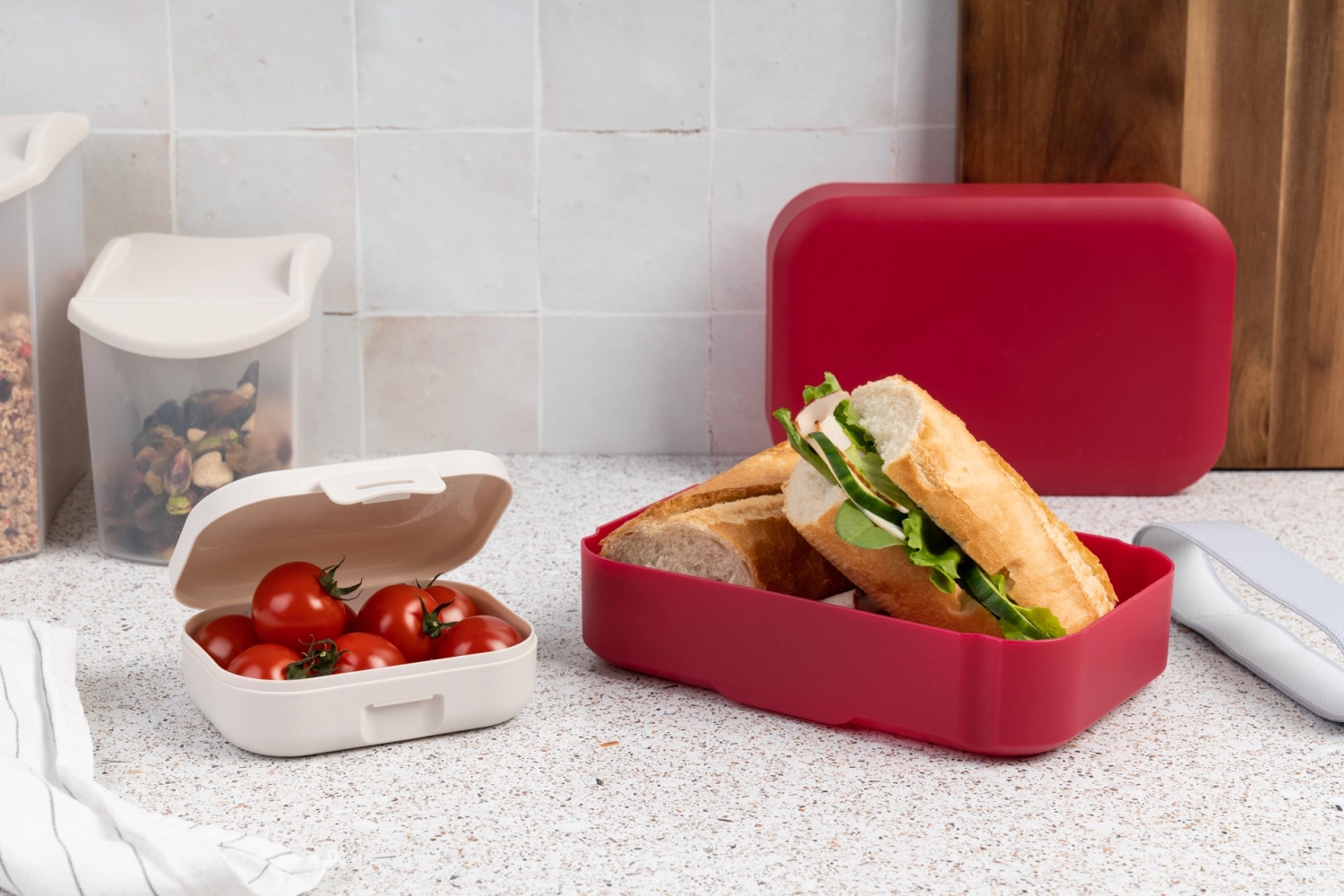 AMUSE BASIC Lunchbox mittel 185x125x50 RUBY