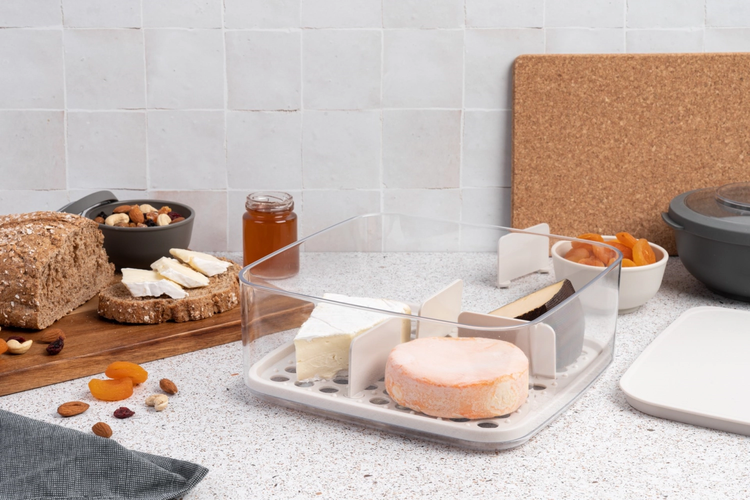 Amuse life specialty cheese 242 x 241 x 96mm beige