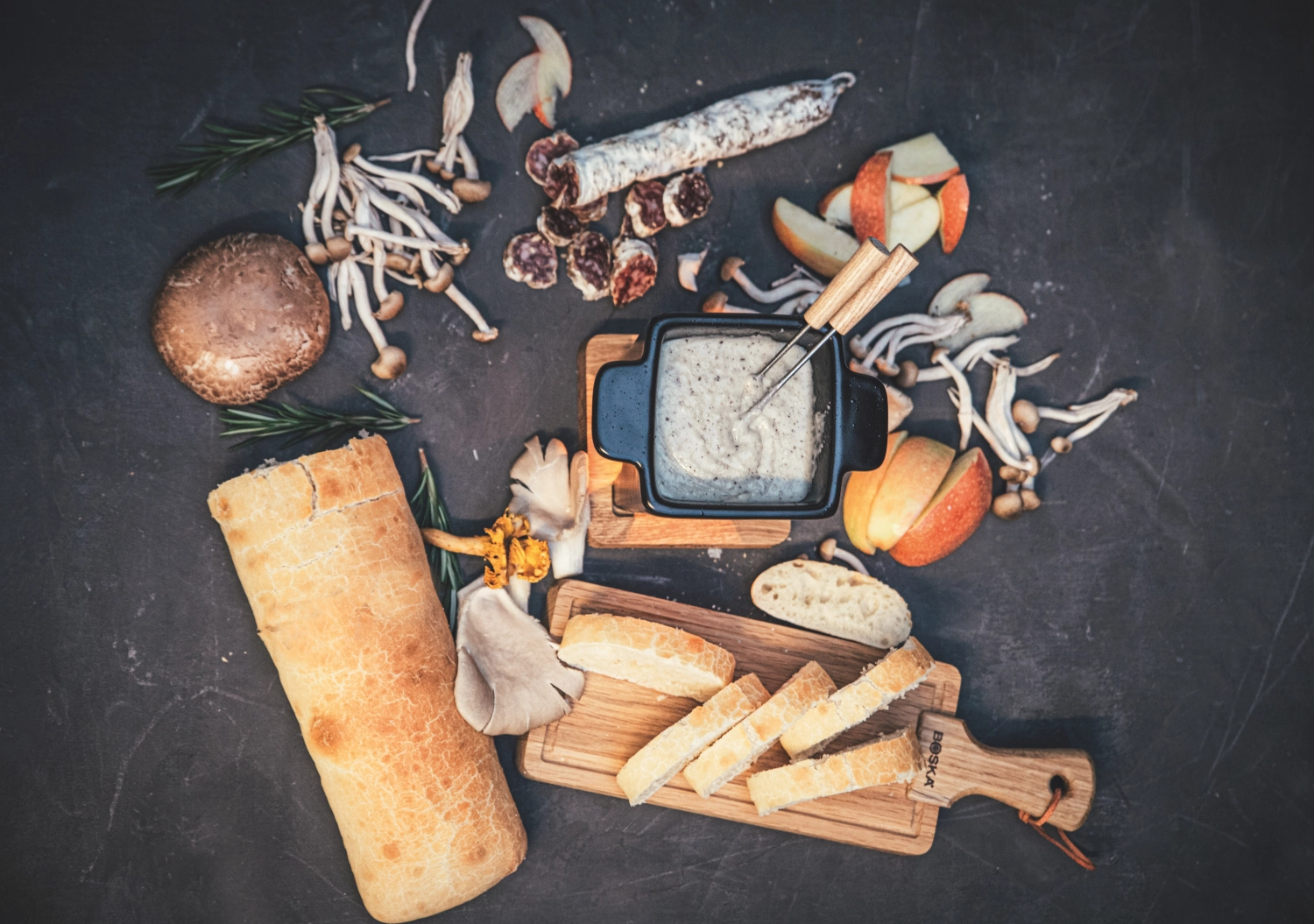 Tapas f. nero noir inox/bois/pierre. 133x133x136