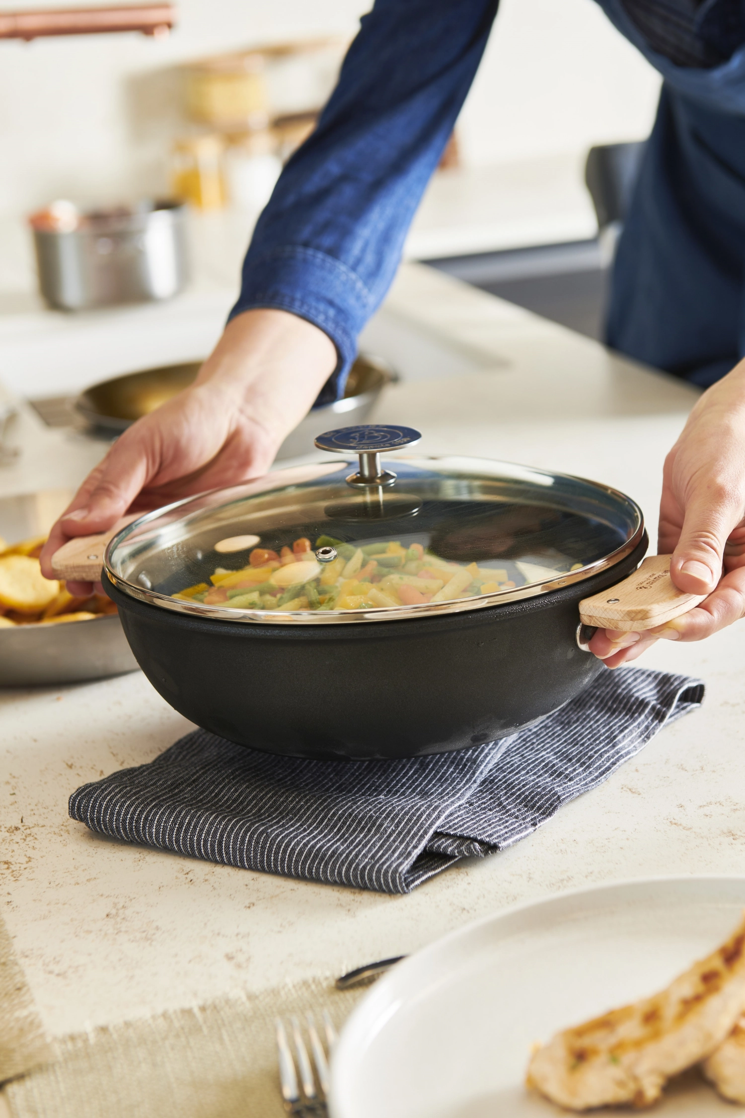 Achimy couvercle en verre bouton inox profond