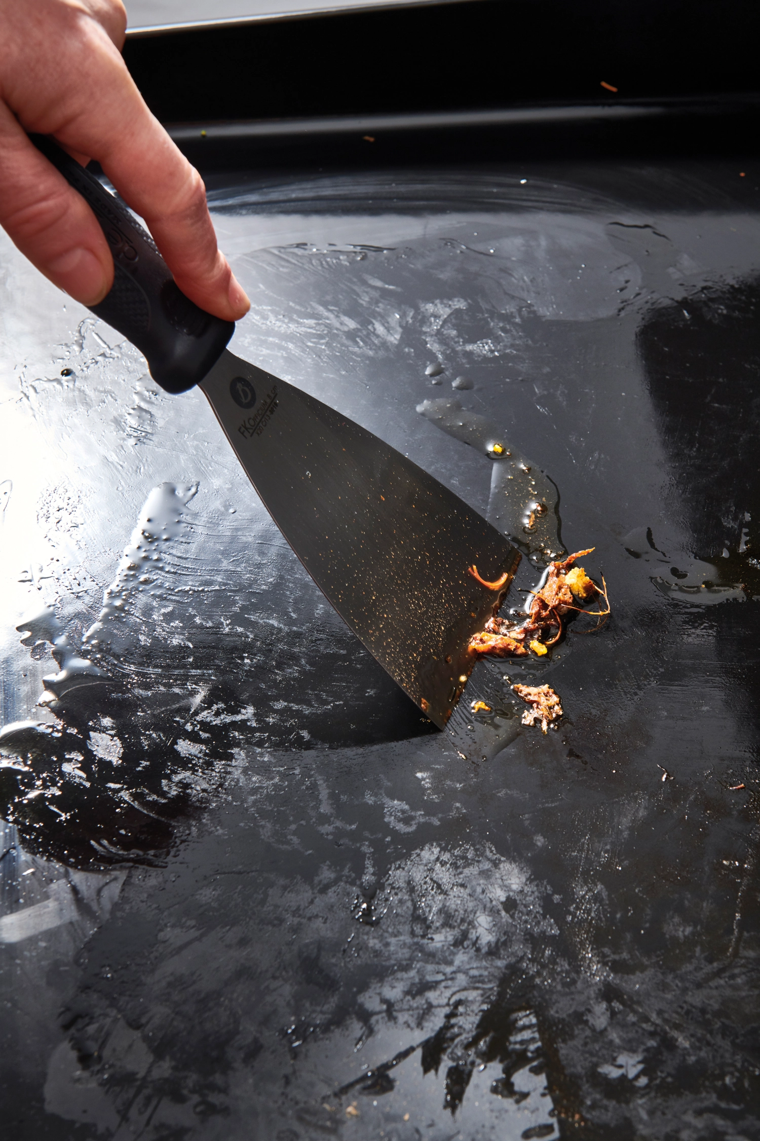 Spatule triangulaire, lame l : 8cm, l : 26.5cm