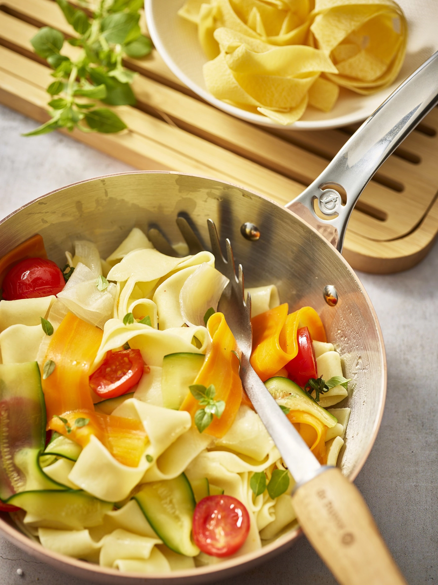 Prima matera sauteuse conique cuivreinox. ø24cm,induct.