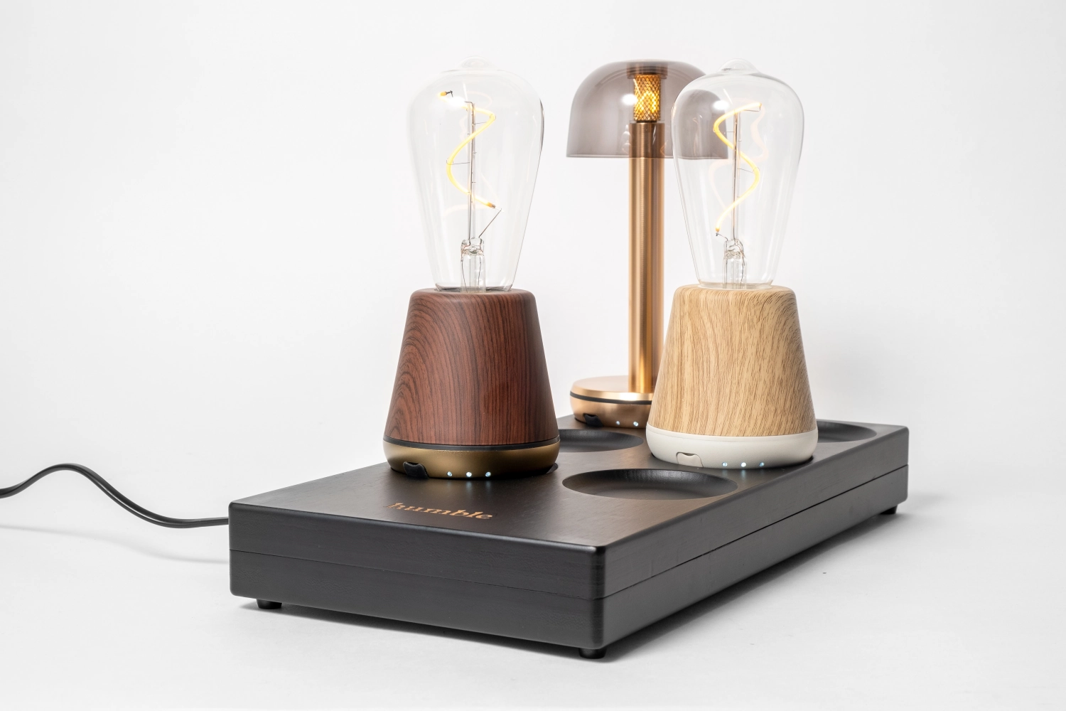 Wireless Ladegerät mit 6 Docks für One und Two