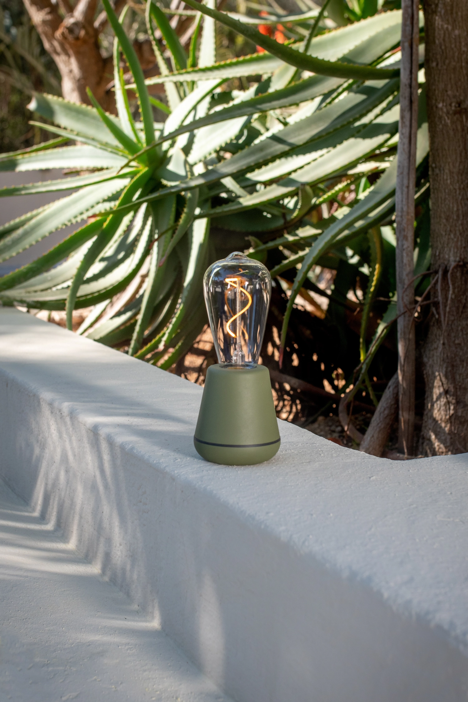 Humble one outdoor table light moss ip65