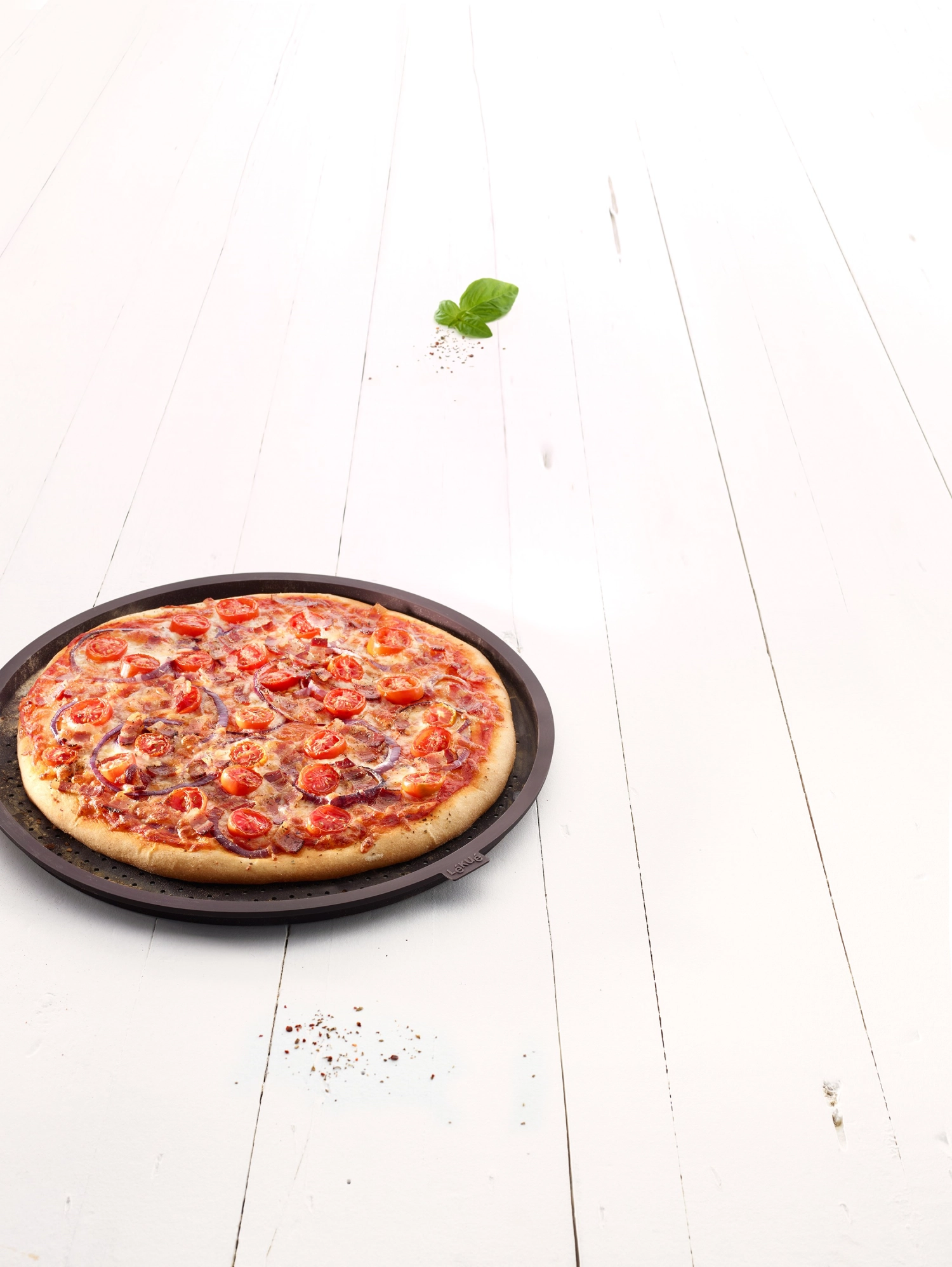 Tapis à pizza silicone rond, perforé brun, 36cm