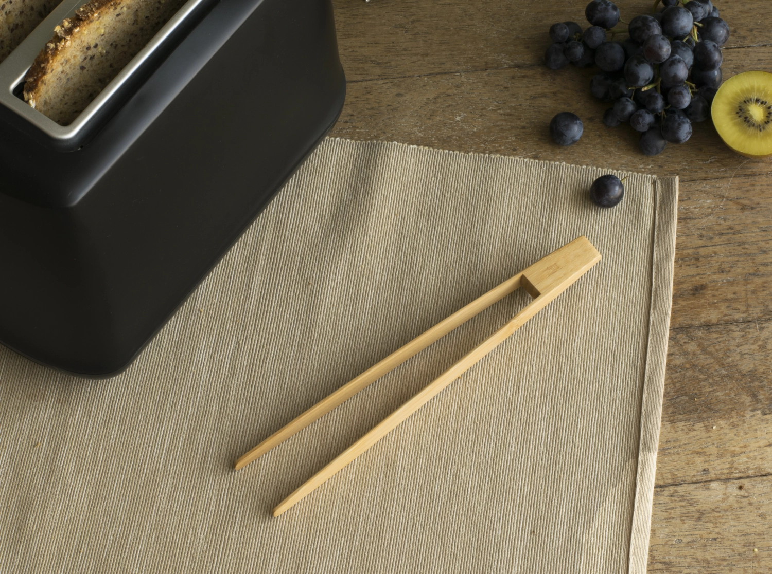 Pince à pain amagnétique