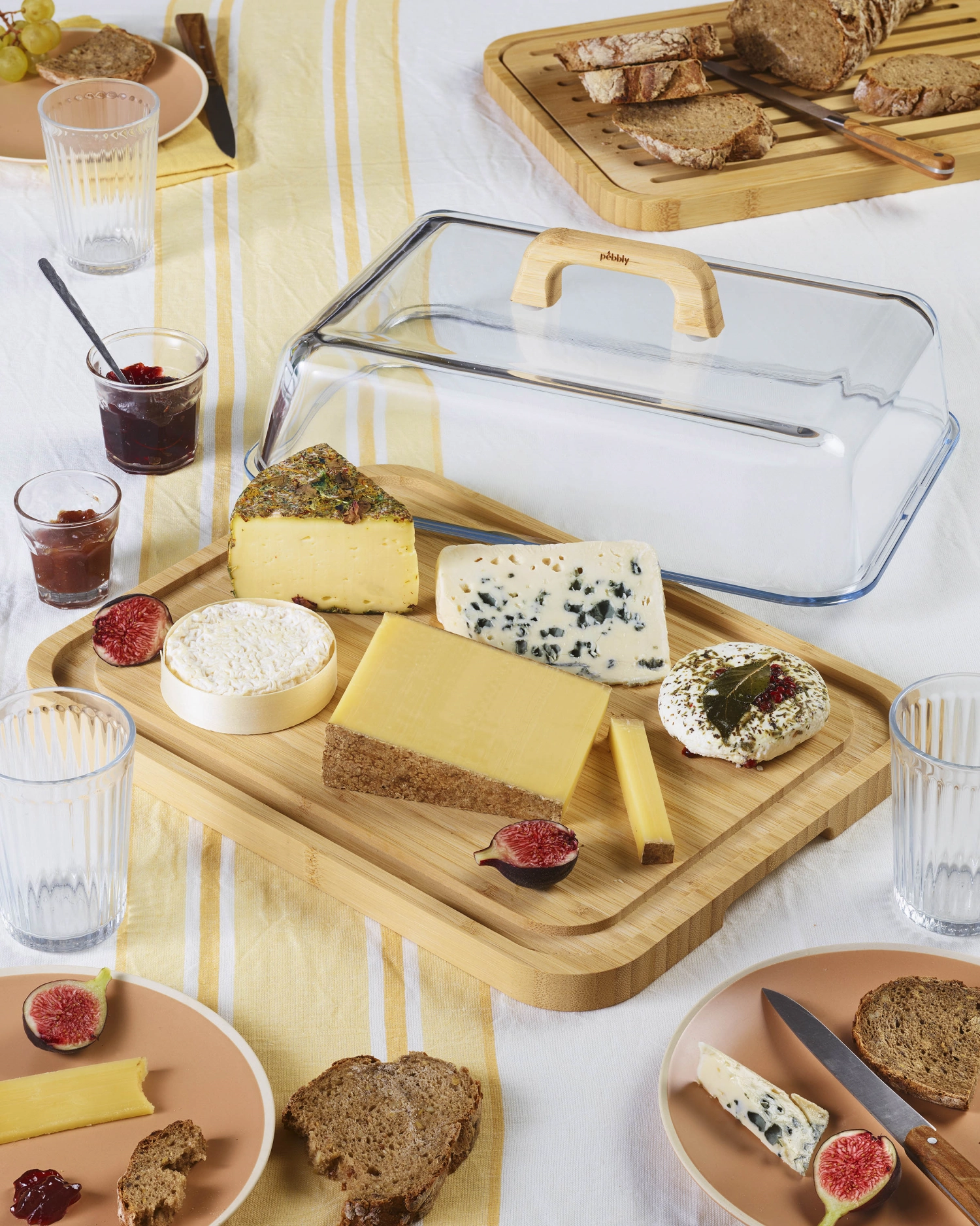 Käseglocke mit Glasdeckel