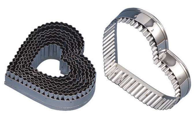 9tlg. Teigausstecher Set Herz gezackt