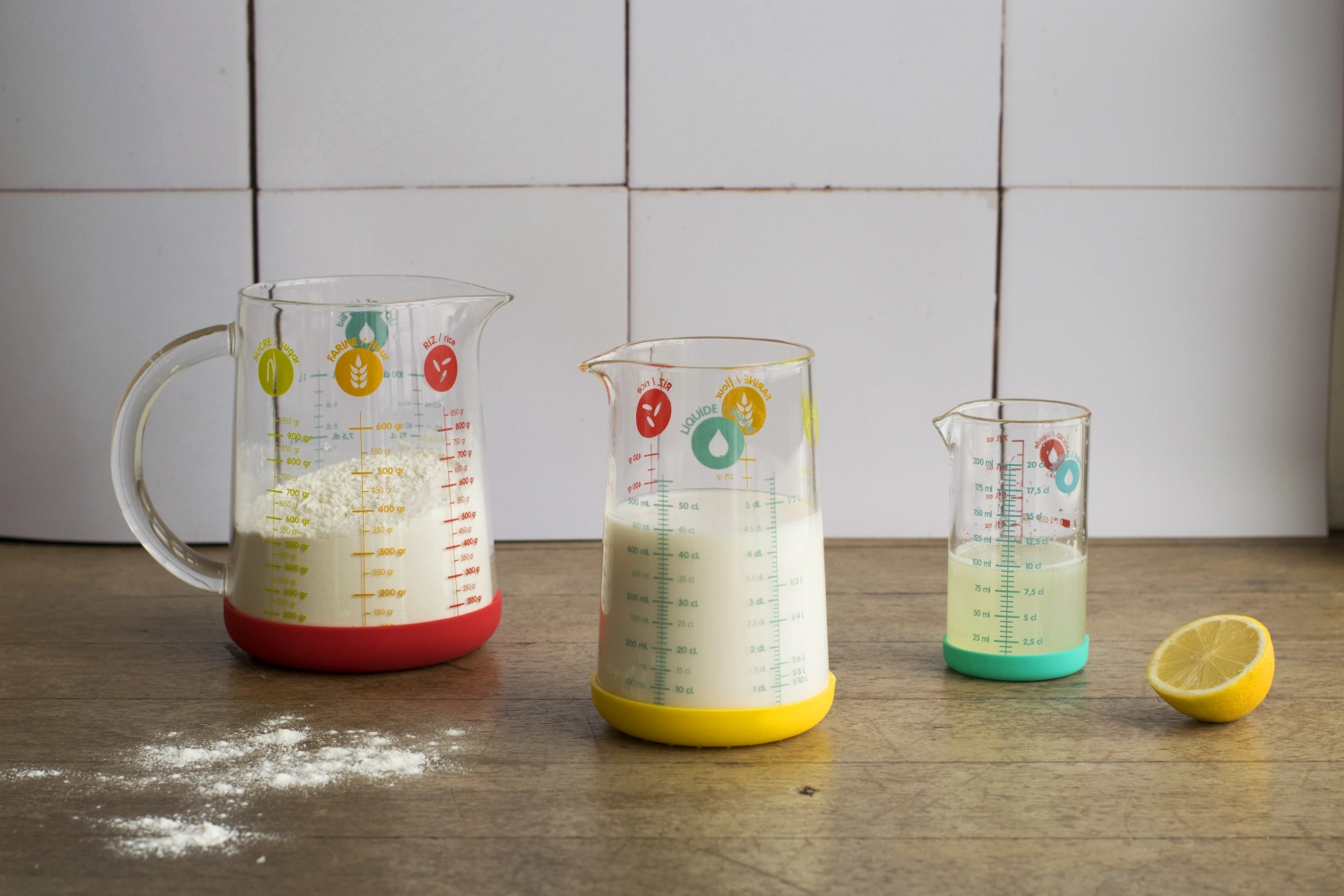 Verre doseur avec fond en silicone