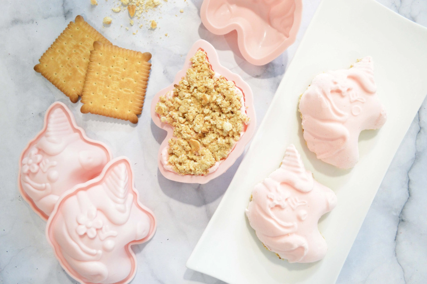 6 moules individuels en silicone licorne