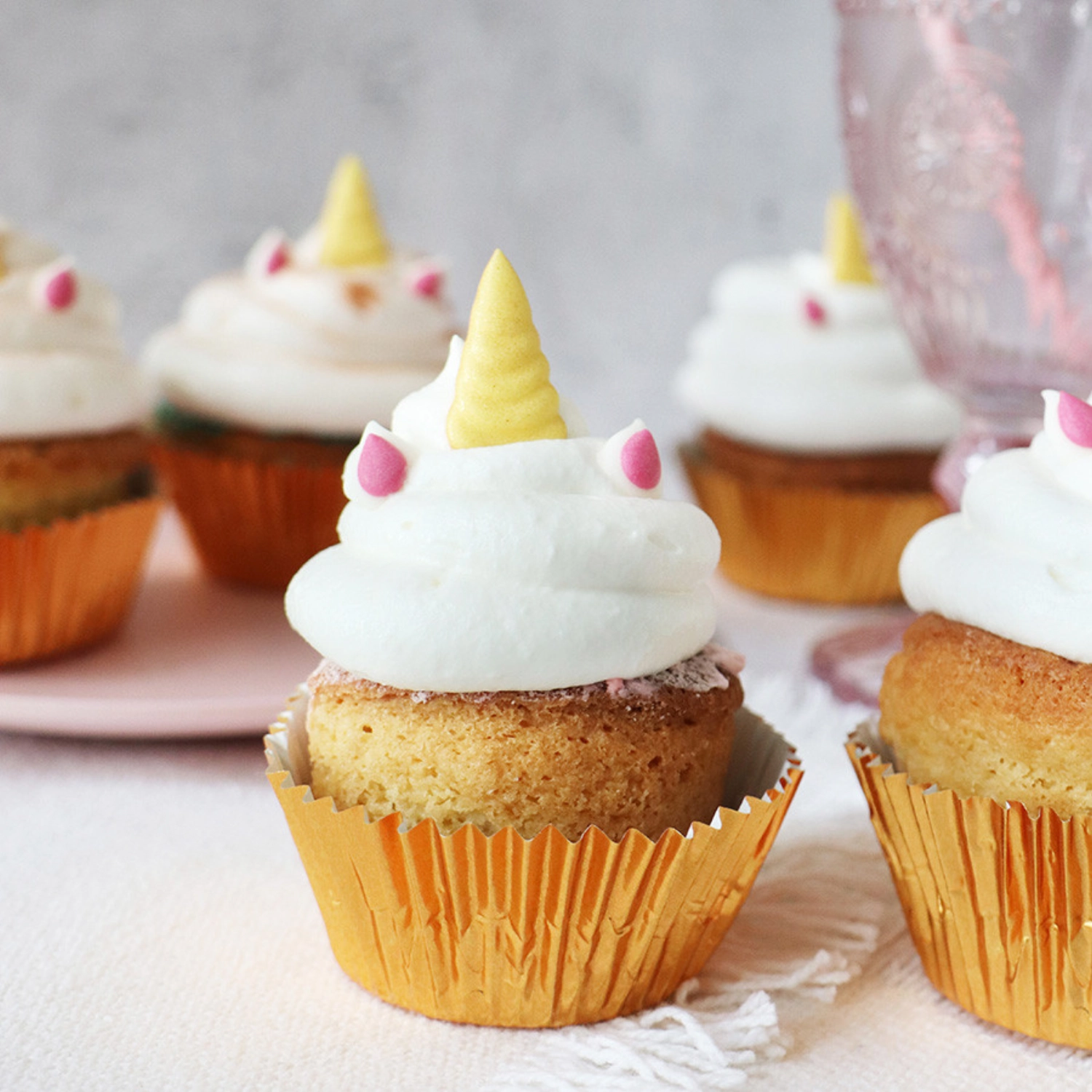 6 pcs. sucre décoratif corne de licorne