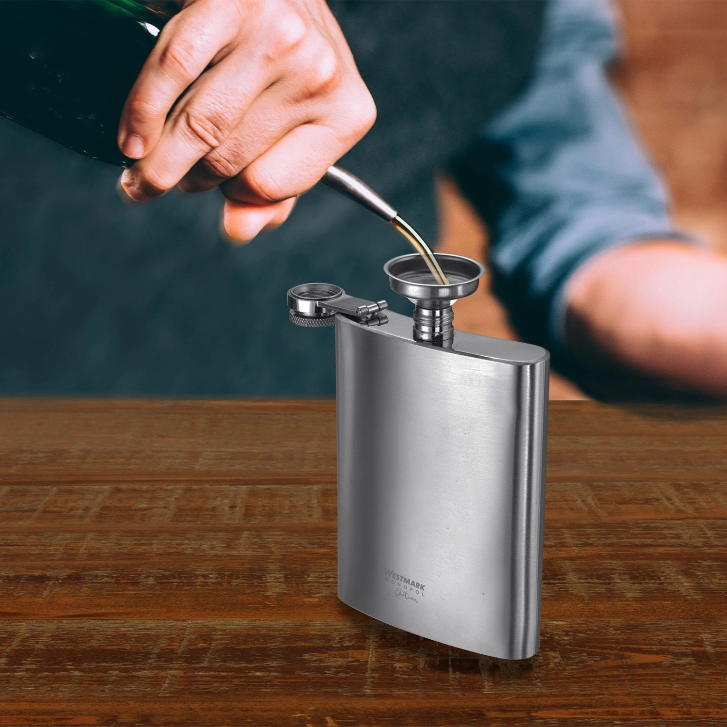 Delano Flachmann mit Trichter