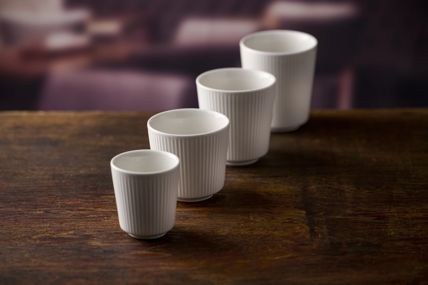 Nourish White Becher