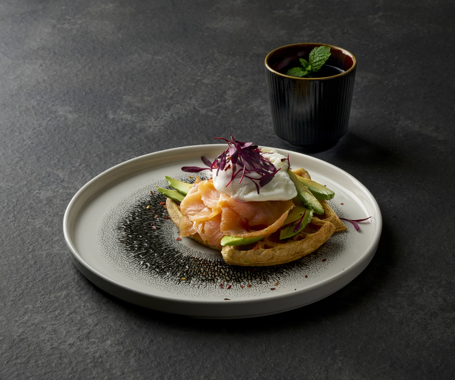 S.P. Fusion Quartz Black Assiette plate gaufrée