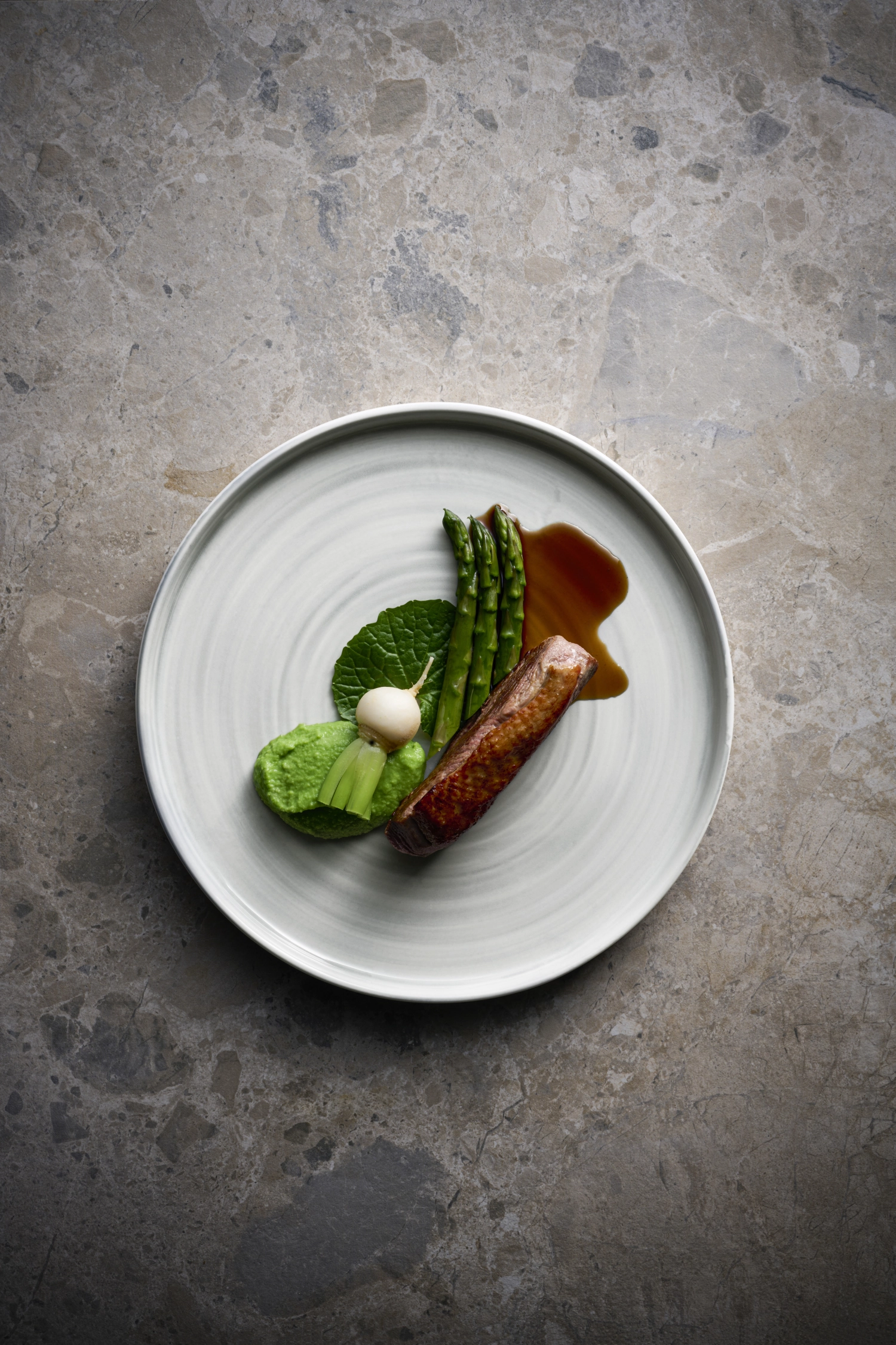 Stonecast Canvas Grey Assiette plate walled