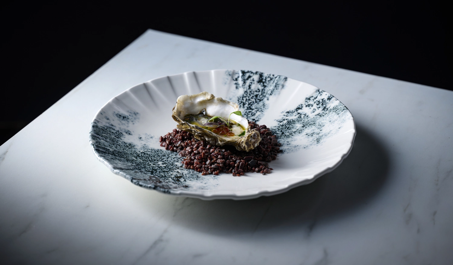 Alchemy Abstract Smoke Black Coupe Teller flach