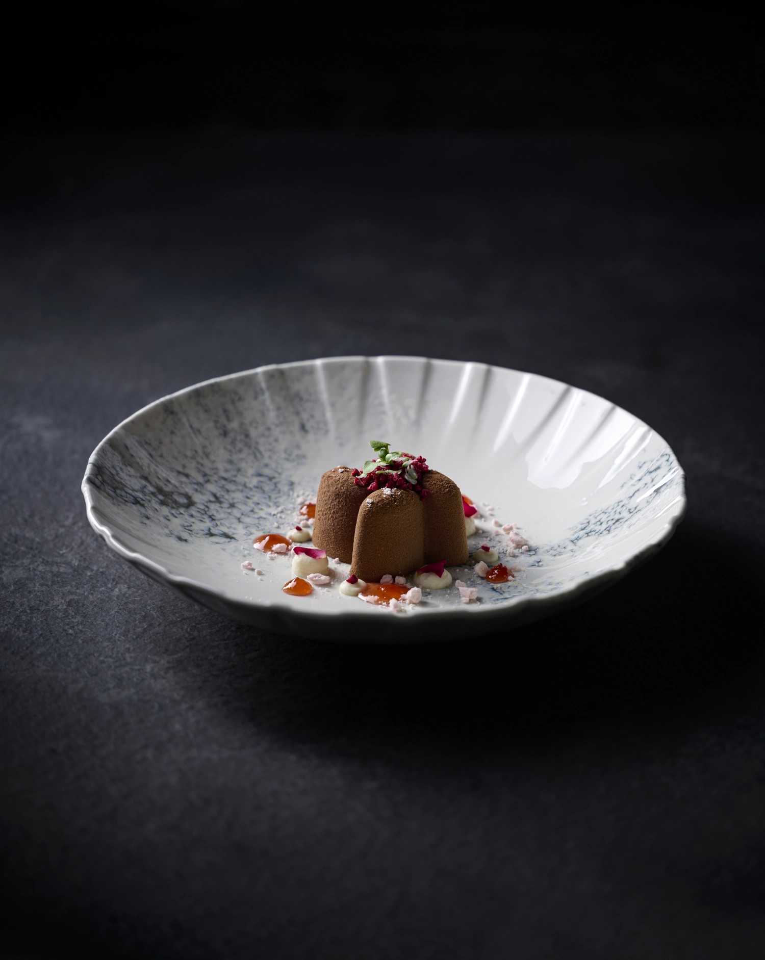 Alchemy Abstract Smoke Grey Coupe Teller tief