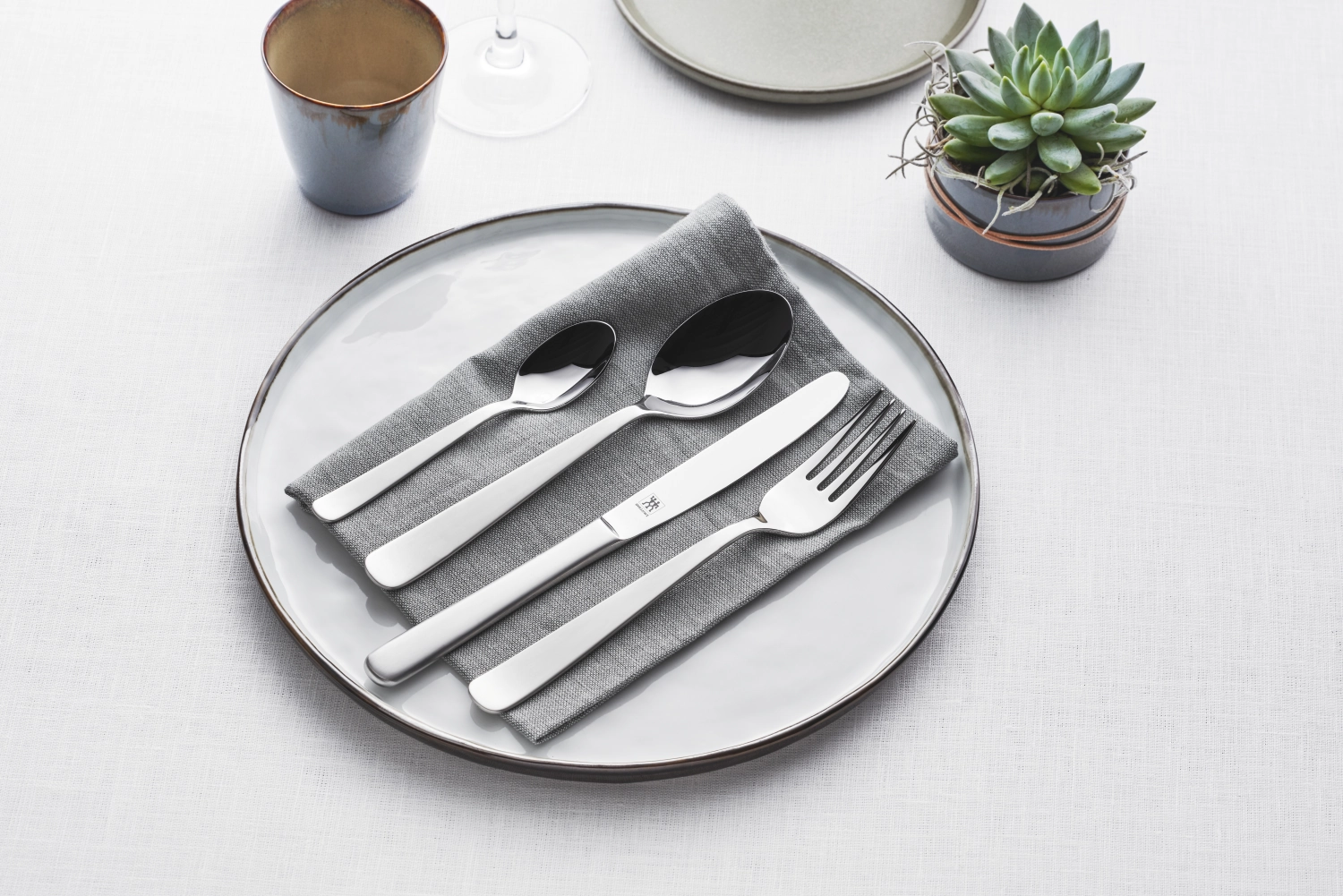 30 pcs. couverts de table Trend mat/poli