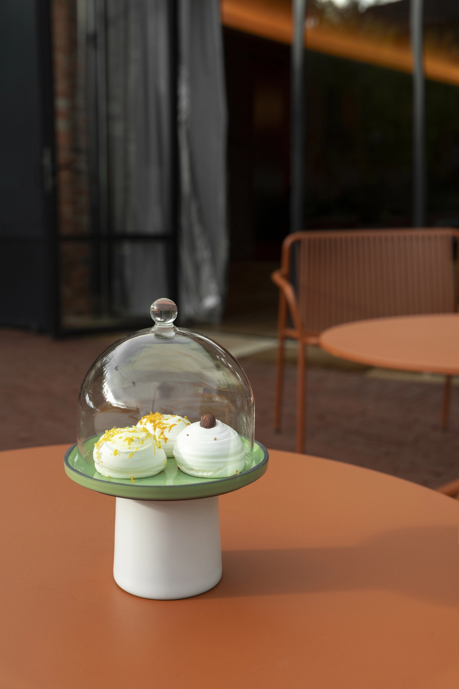 Caractère présentoir pâtisserie