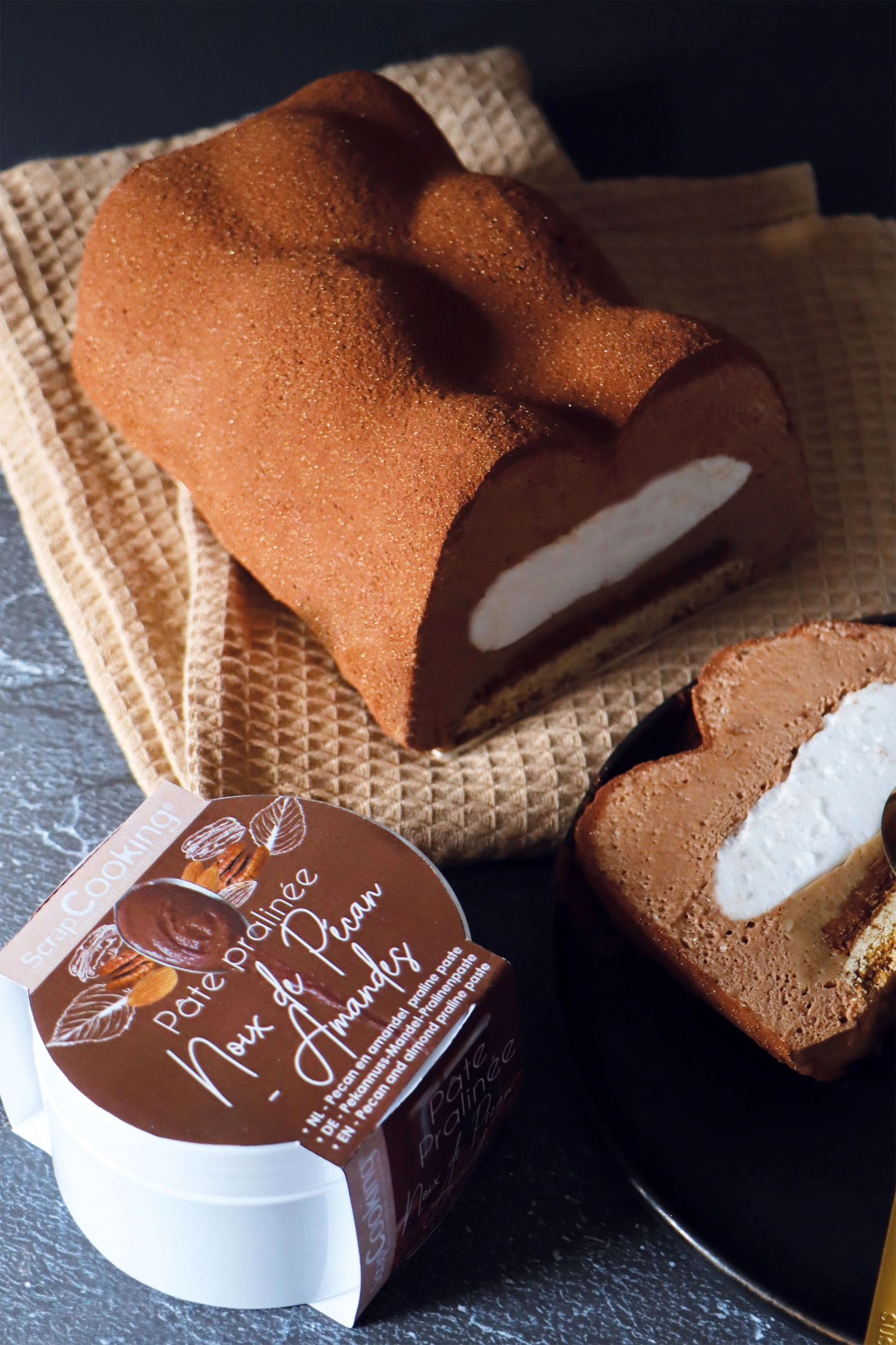 Pralinépaste 65% Pekanüsse 35% Mandeln