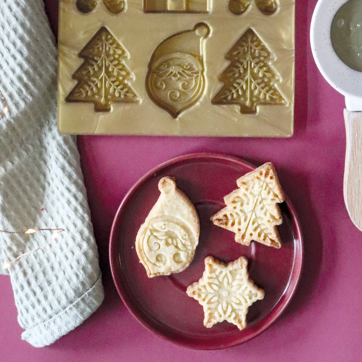 Backform für 12 Weihnachtskekse