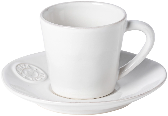 Nova tasse à thé avec soucoupe