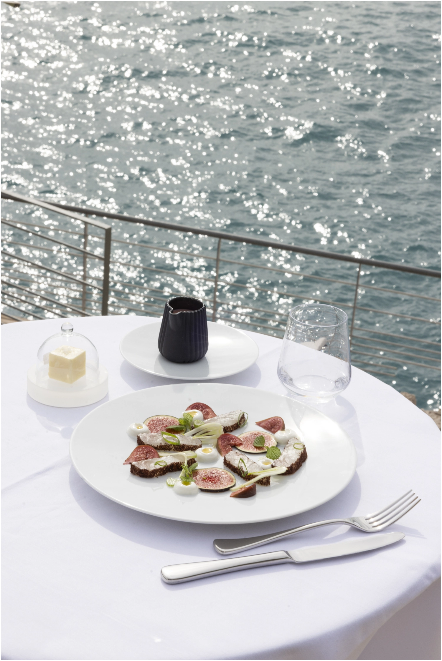 Page Blanche assiette plate
