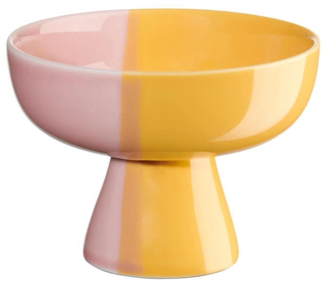 Joy Schale auf Fuss, passion fruit smoothie