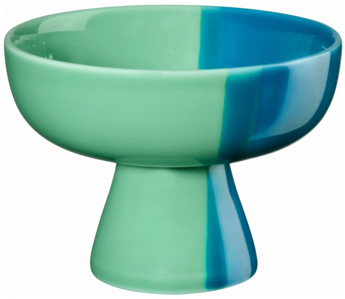 Joy Schale auf Fuss, blueberry smoothie