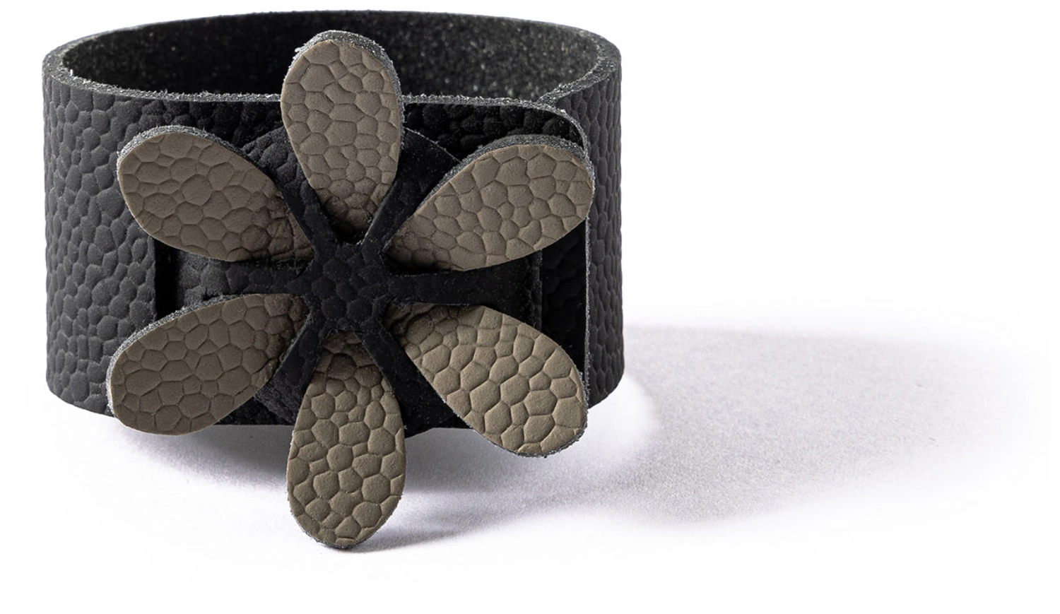 Rond de serviette fleur gris noir