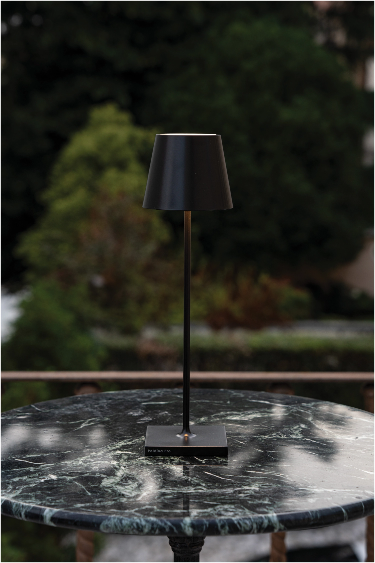 Poldina Pro Tischlampe