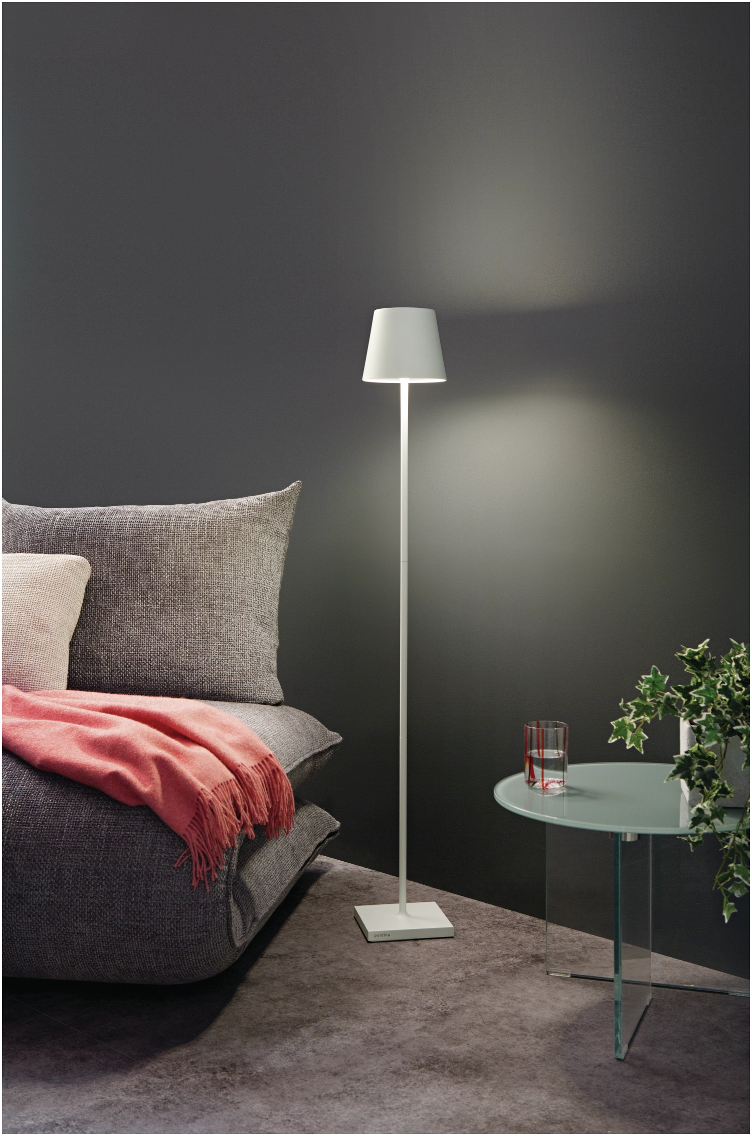 Poldina Pro Stehlampe