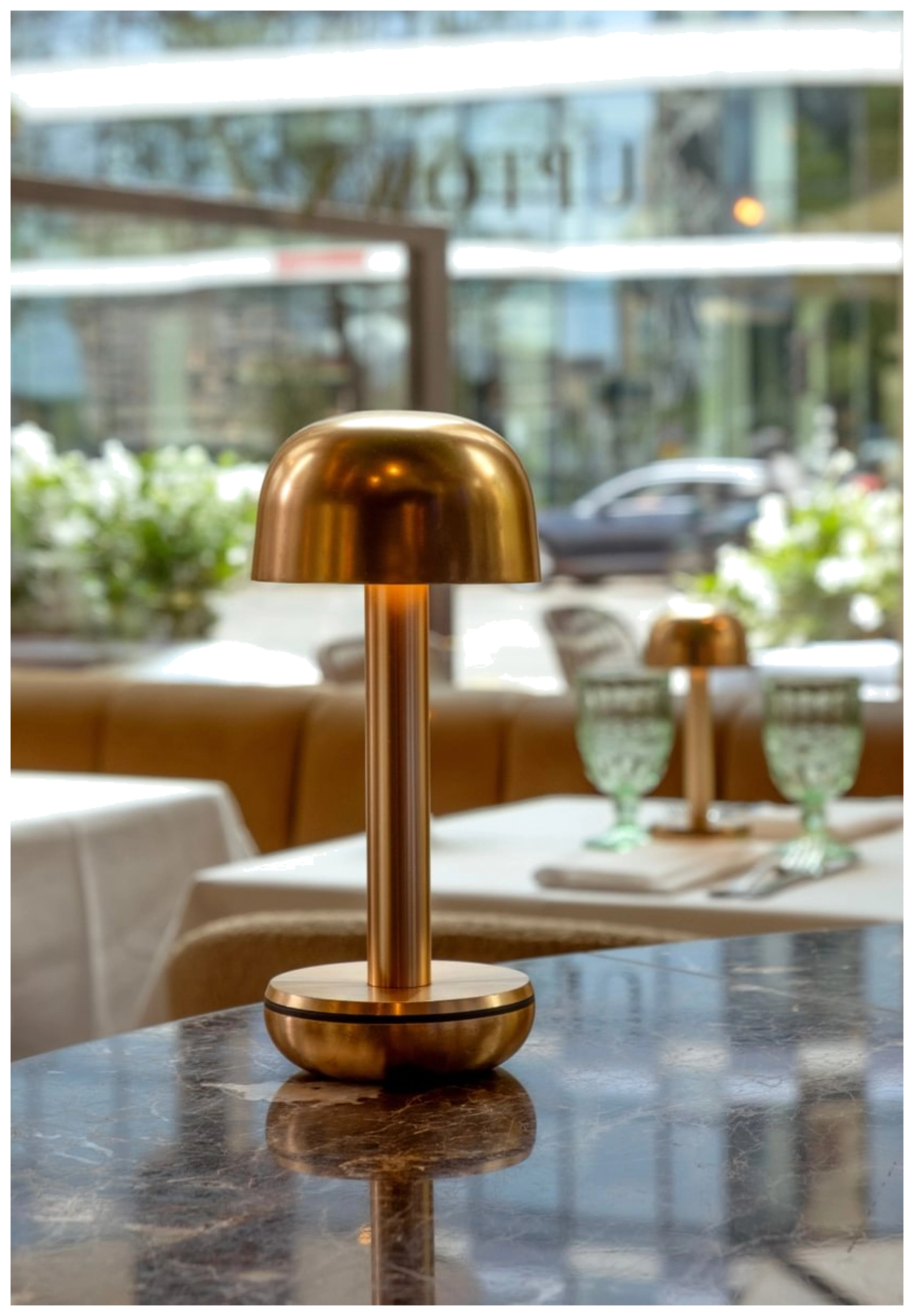 Two Tischlampe V2